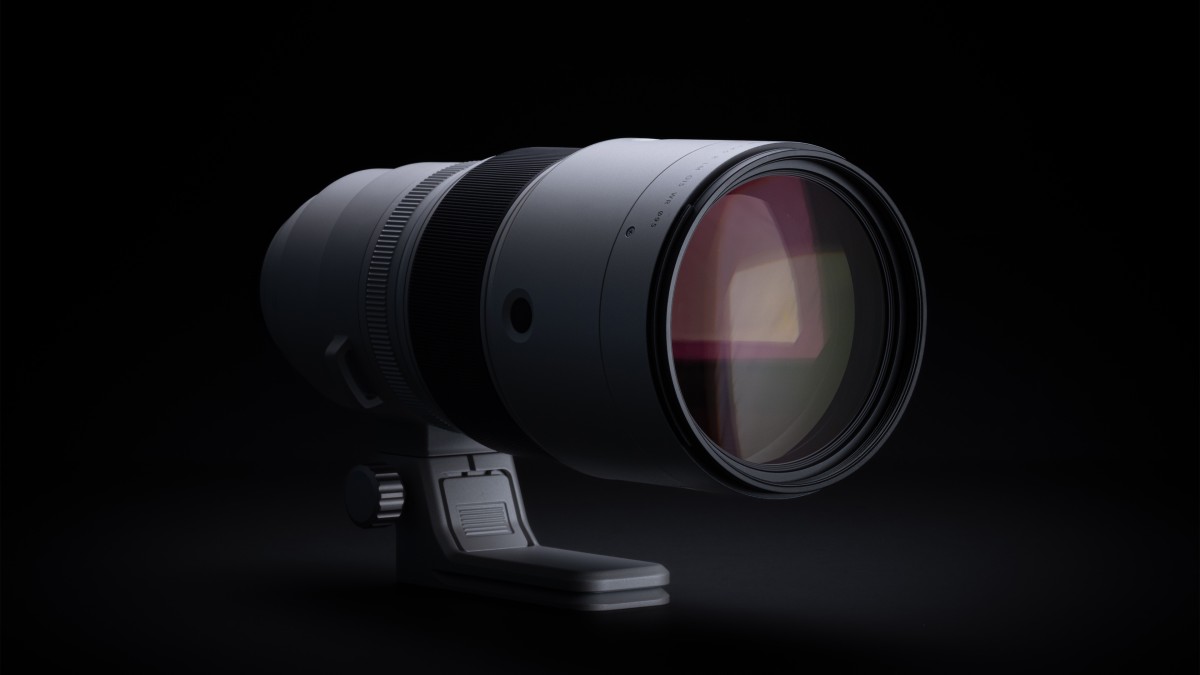 Fujifilm rounds out its sports and wildlife trio with a 400mm F4.5