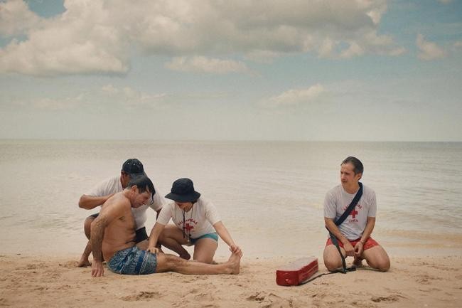 ‘Hombre Al Agua’ Review: Gael García Bernal’s Meta Reflection on Narrative Fascinates and Frustrates