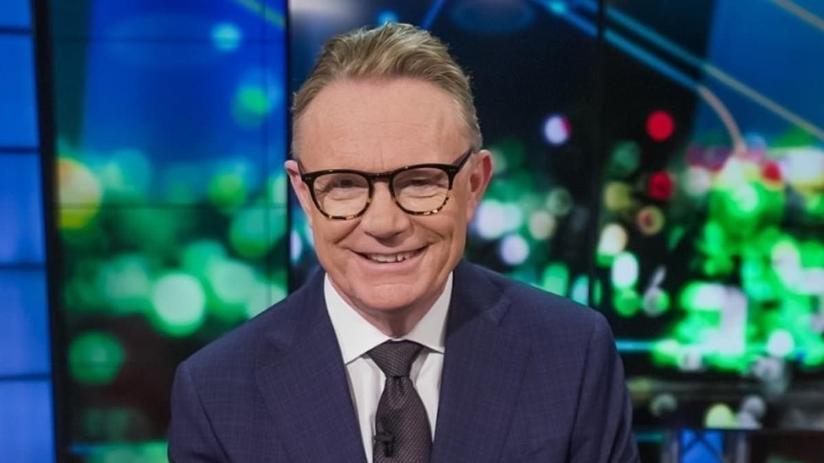 Veteran newsreader Hugh Riminton 'teary' as he announces exit from Channel Ten citing family reasons