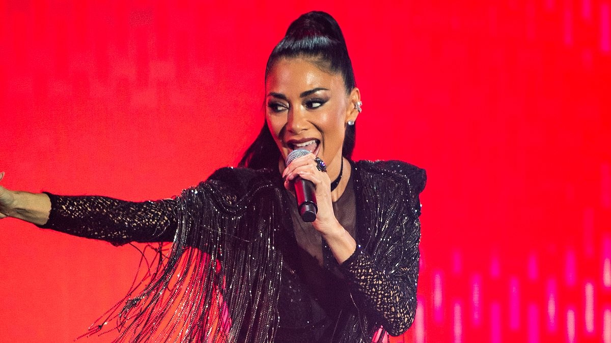 Nicole Scherzinger attempts to claw back money from Pussycat Dolls tour by charging fans £856 for a meet-and-greet after band cancelled US dates due to poor ticket sales