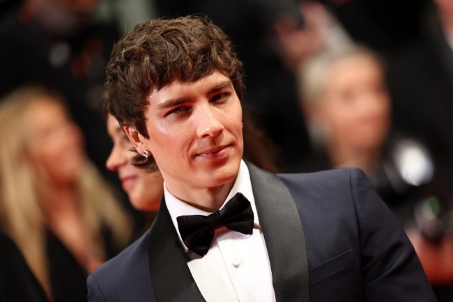 Cody Fern Wrote His Directing Debut ‘Closing Night’ for Sarah Paulson: ‘She’s Like a Bugatti’