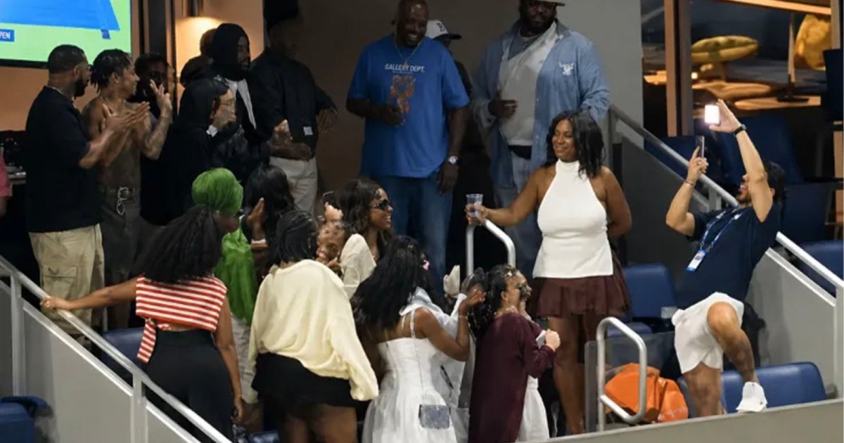 Umpire Tells Influencers to Stop Photo Shoot During US Open