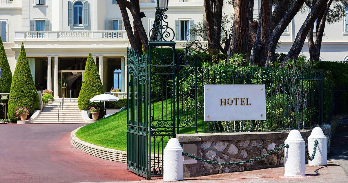 Luxury Hotel in South of France Bans Photography Because of Influencers