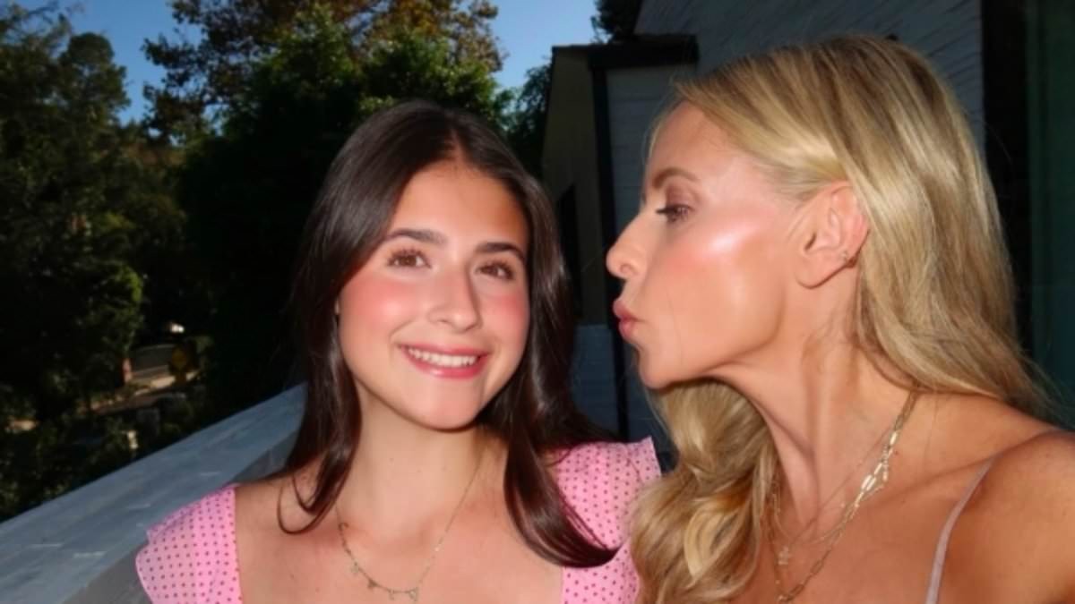 Sarah Michelle Gellar's daughter looks like dad Freddie Prinze Jr.'s mini-me as she celebrates 17th birthday