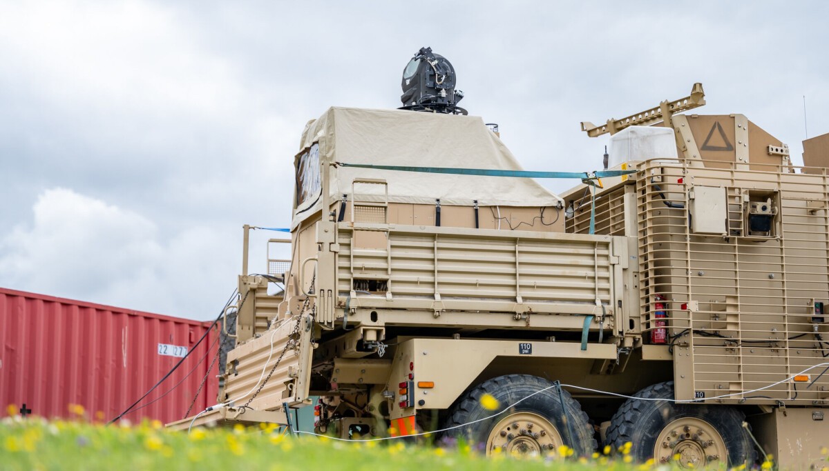 UK military wants lasers to stop drone swarms without running out of ammo