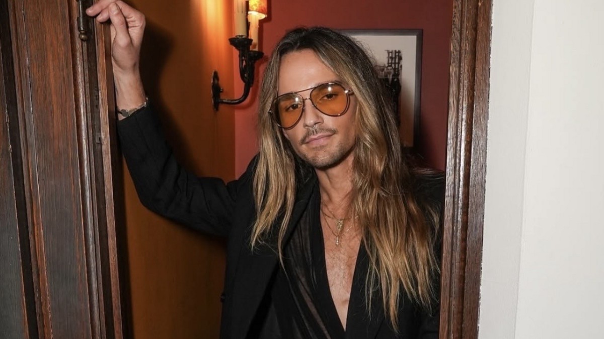 Celeb Hairstylist Travis Ogletree Wants You to Lighten Up This Fall: From Brighter Hues to Lowering Hot Tools