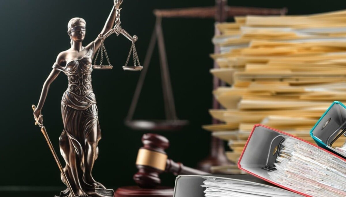 US law firm accuses UK AI software firm of unwanted contract renewal when it tried to leave