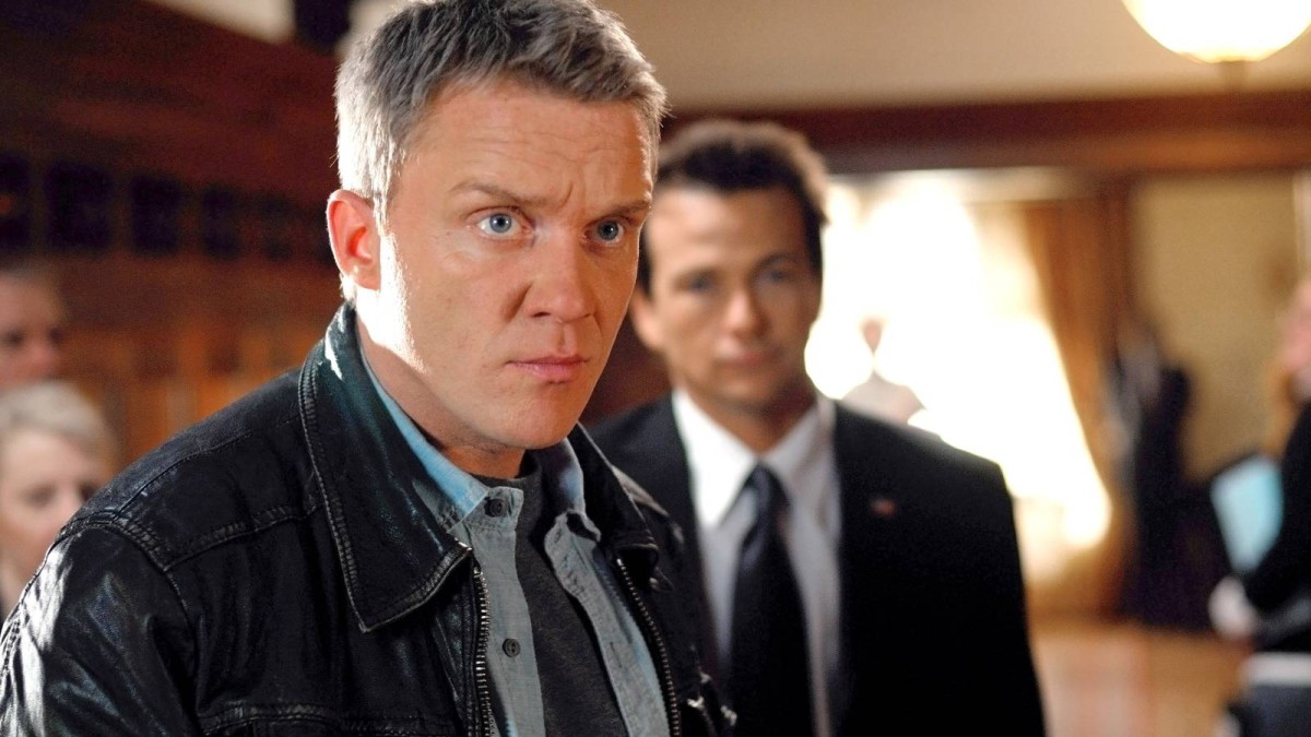Stephen King's 10/10 Sci-Fi Detective Series Is Officially Free to Watch on YouTube