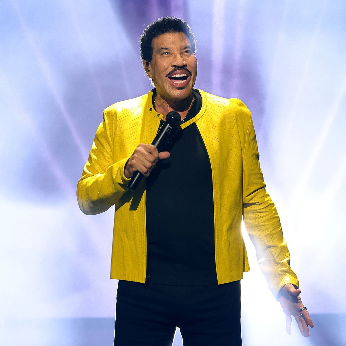 Lionel Richie Hospitalized in ICU After Concert