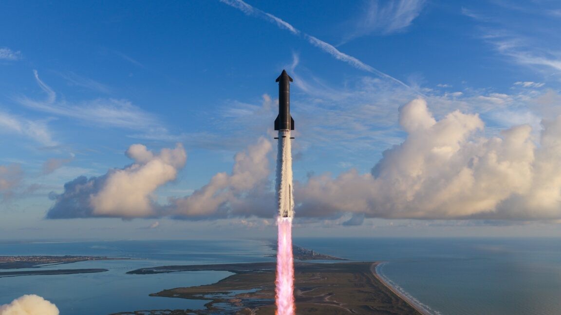 SpaceX's Starship goes orbital, deploying first next-gen Starlinks