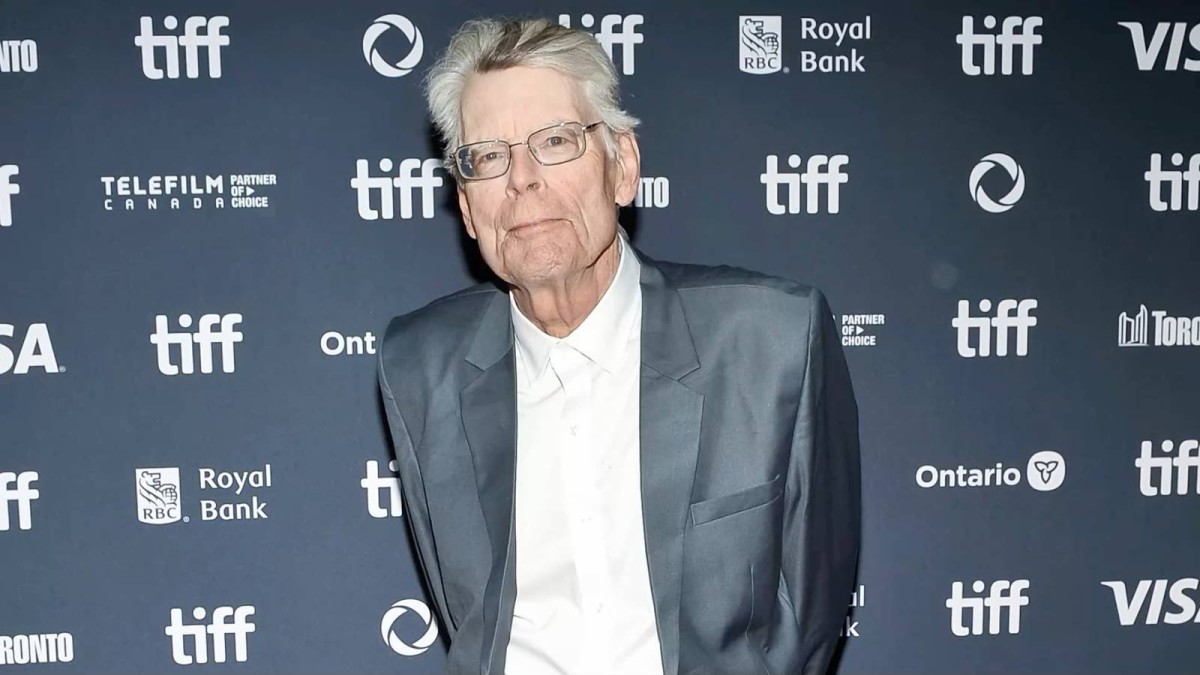 Stephen King Compared AI Art to Emojis, and His Own Fans Aren't Having It