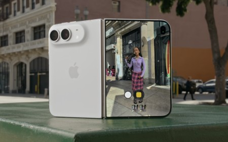 Past the fold: the iPhone Duo versus the others