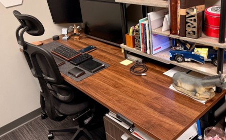 Vernal Core3 review: A rock-solid standing desk for triple-monitor setups