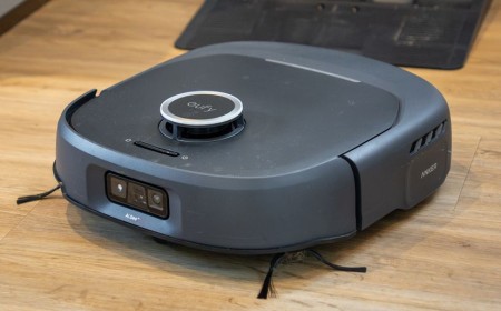 ​​​​The Eufy Omni E35 boasts huge suction power, good mopping performance, and self-cleaning