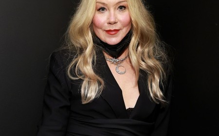 Christina Applegate Shares Pic of "Weird Spot" on Cheek Amid MS Battle