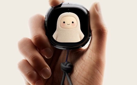 Meta puts its AI assistant on a keychain