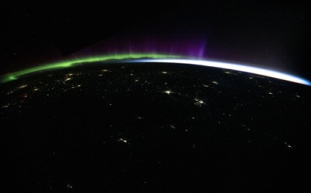 Astronaut Jessica Meir Photographed a Purple Aurora From 255 Miles Up With a Nikon Z9