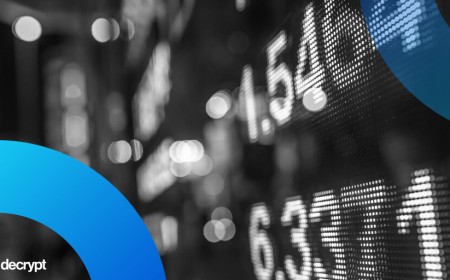 Crypto Reacts: Bitcoin Slides as Clarity Act Fails to Clear Senate Vote