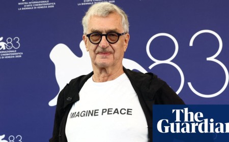 Wim Wenders clarifies that he does not believe film-makers should stay out of politics