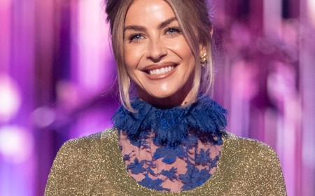 DWTS' Julianne Hough Reveals Her "Very Unsexy" Bathroom Habit
