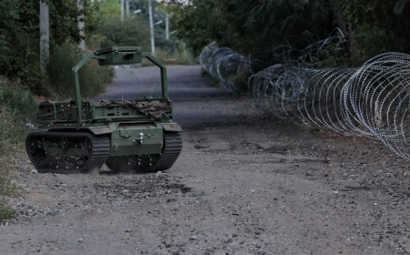 Robots make combat airdrops, clear mines as Ukraine defeats Russian pincer