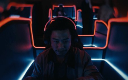 ‘The Remotes’ Review: John Torres’ Sci-Fi Noir is an Unshakable Film About a Sinister Navigation App