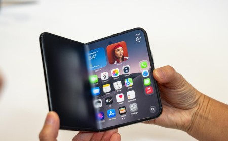 Hands-on with the foldable iPhone Duo