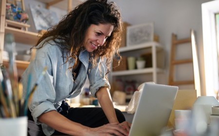 Lloyds' new in-app invoicing tool wants to help UK small businesses cut their admin for good