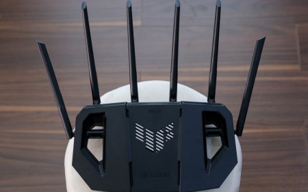 Why do routers have so many antennas?