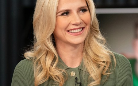 Elizabeth Smart Turns Heads While Competing in Bodybuilding Show