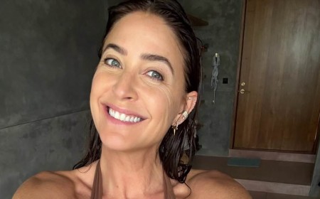 Lisa Snowdon, 54, shows off her incredible figure as she poses in her bikini in the shower on trip to Sri Lanka after split from fiancé George Smart