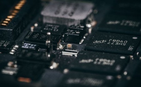 Alibaba plans AI model with 5-10 trillion parameters, unveils Zhenwu V900 chip