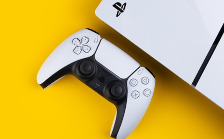 What type of power cord does a PS5 use?