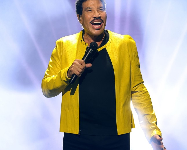 Lionel Richie Hospitalized in ICU After Concert