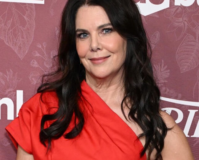 Lauren Graham Teases “Emotional” Gilmore Girls Documentary
