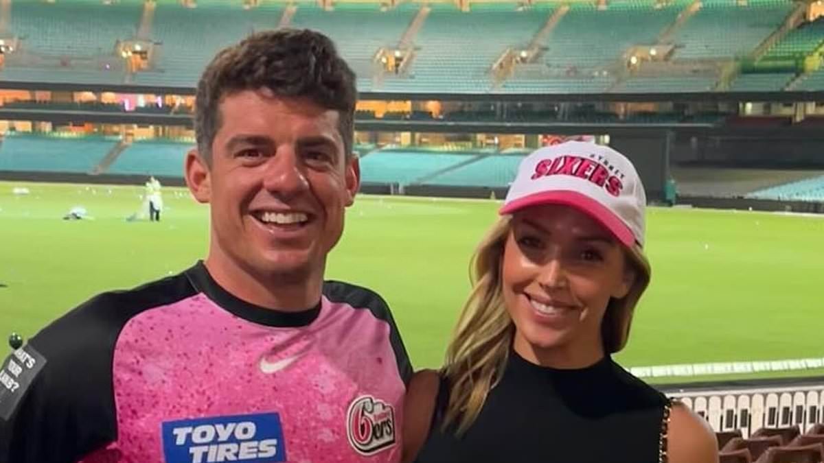 TV presenter Sophie Walsh and cricket star Moises Henriques welcome their first child