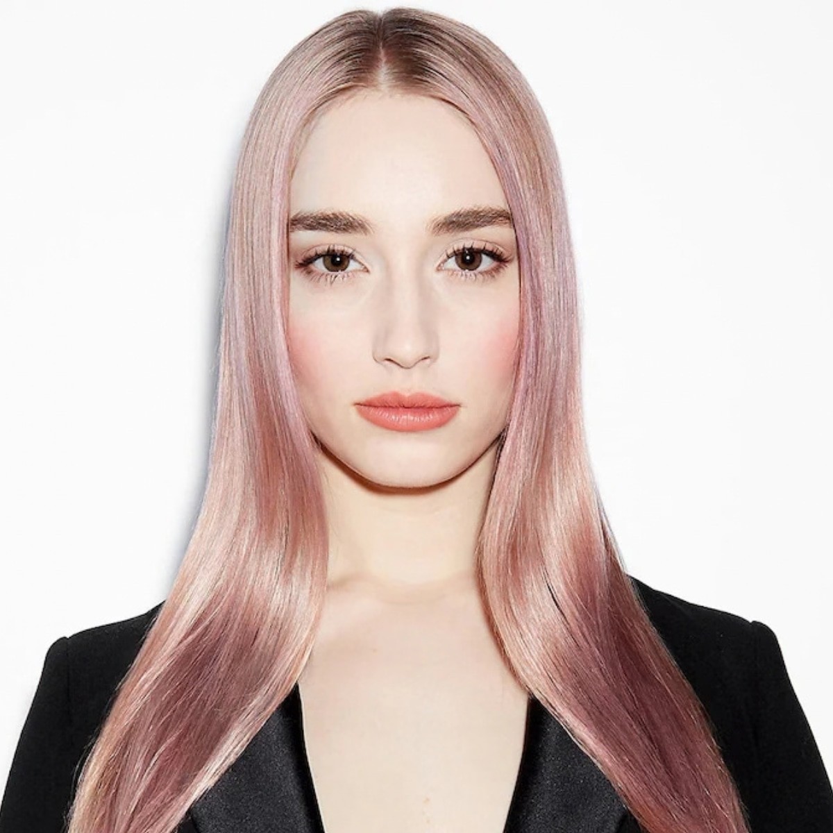 Here Are the Most Flattering Hairstyles & Cuts for Oval Faces