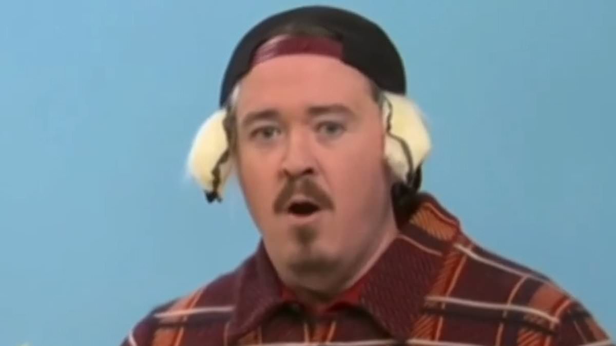 Shane Gillis apologizes after historic SNL monologue flop and disastrous F-bomb drop that left cast and audience stunned: 'Sorry about earlier'