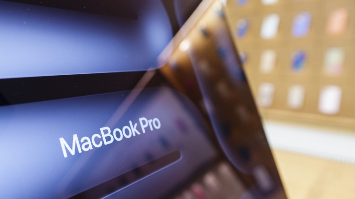 The upcoming touchscreen OLED MacBook Pro is reportedly 'significantly lighter'