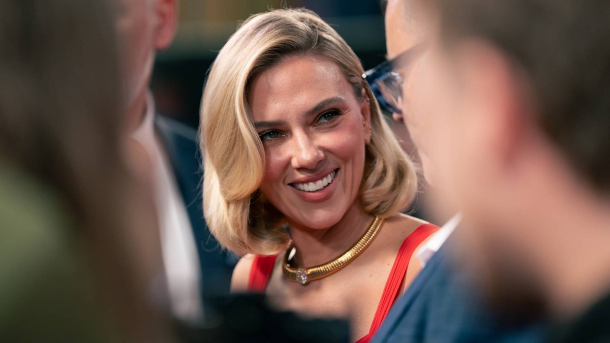 Scarlett Johansson's 108-Minute R-Rated Sci-Fi Thriller Is Getting Removed From Netflix