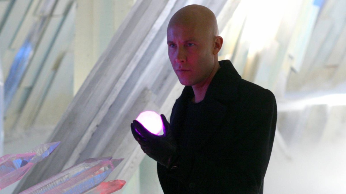 Michael Rosenbaum Reveals How Smallville Revival Fits Into James Gunn’s DC Plans