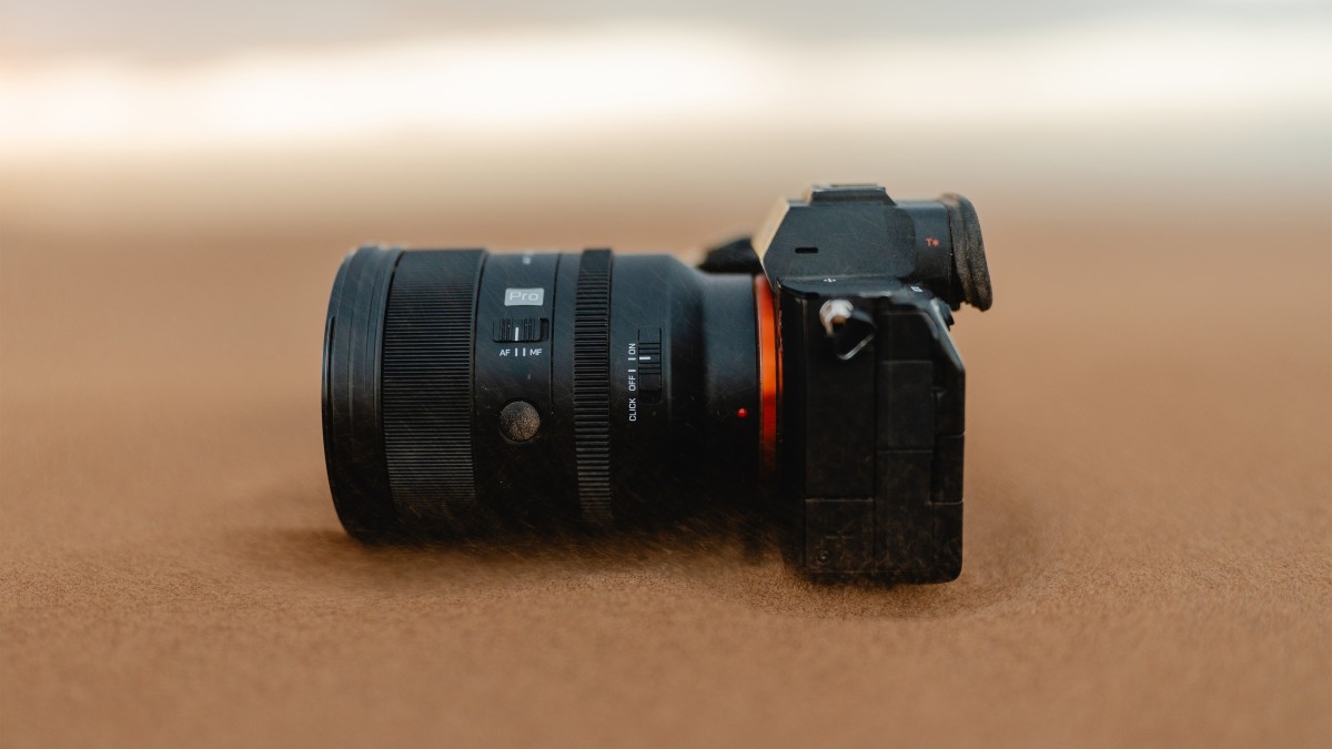 Viltrox rounds out its F1.4 Pro trio with an $829 35mm prime