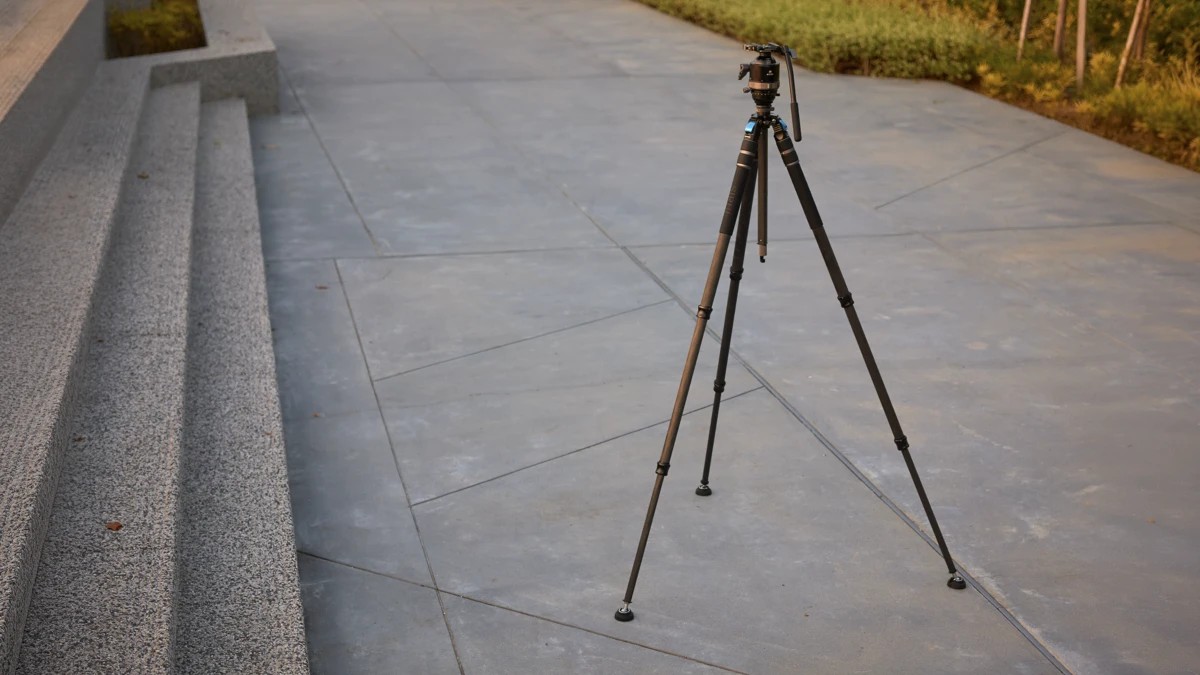 A Look Into the Latest Tripod Technology From Sirui: The BH-60 Hybrid Ballhead and SVS60 Rapid Tripod System.