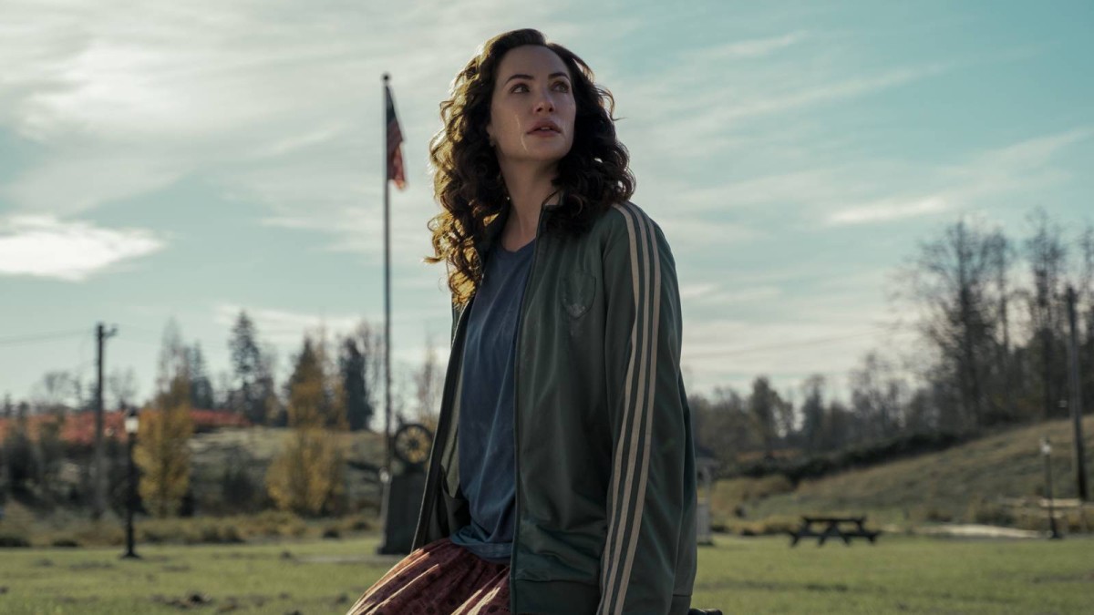 Mike Flanagan's 7-Part Netflix Masterpiece Is So Good, It Demands To Be Watched Twice