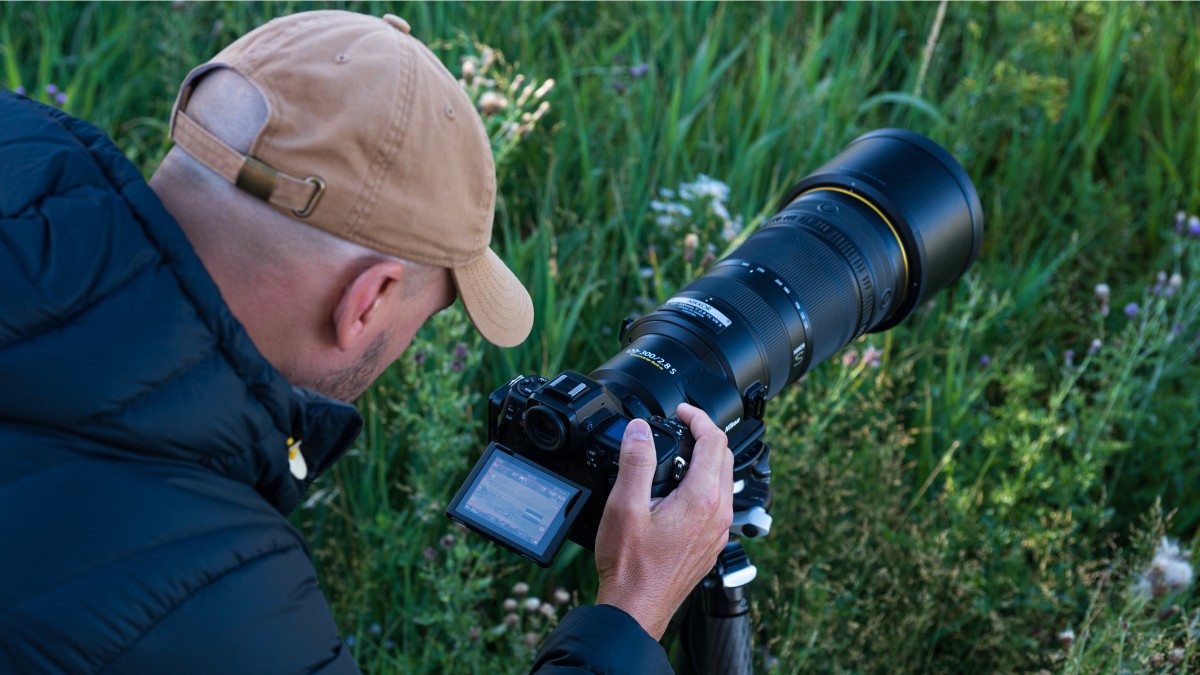 Nikon’s $13,999 120-300mm F2.8 with a built-in teleconverter is here