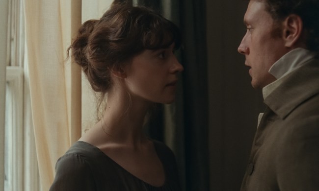 ‘Sense and Sensibility’ Review: Daisy Edgar-Jones and George MacKay Suffuse an Unfussy Jane Austen Adaptation with Earthly Sensuality