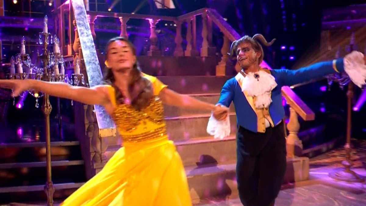 Dani Dyer's footballer husband Jarrod Bowen makes a rare public appearance as he proudly watches her perform with Nikita Kuzmin on Strictly