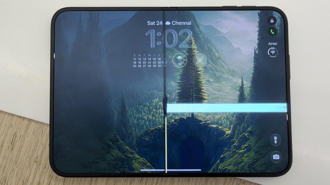Some iPhone Duo screens are already failing