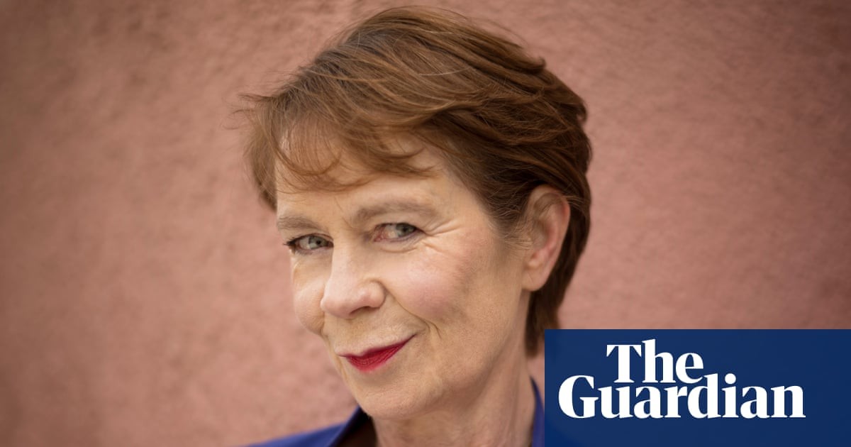 Post your questions for Celia Imrie