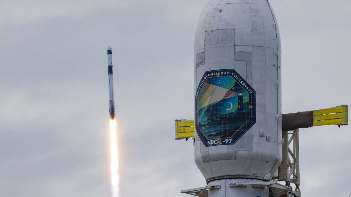 Rocket Report: SpaceX completes launch triple-header; Rocket Lab nets big contract